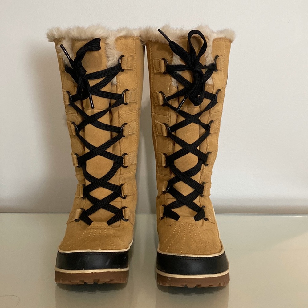 Gently worn SOREL winter boots